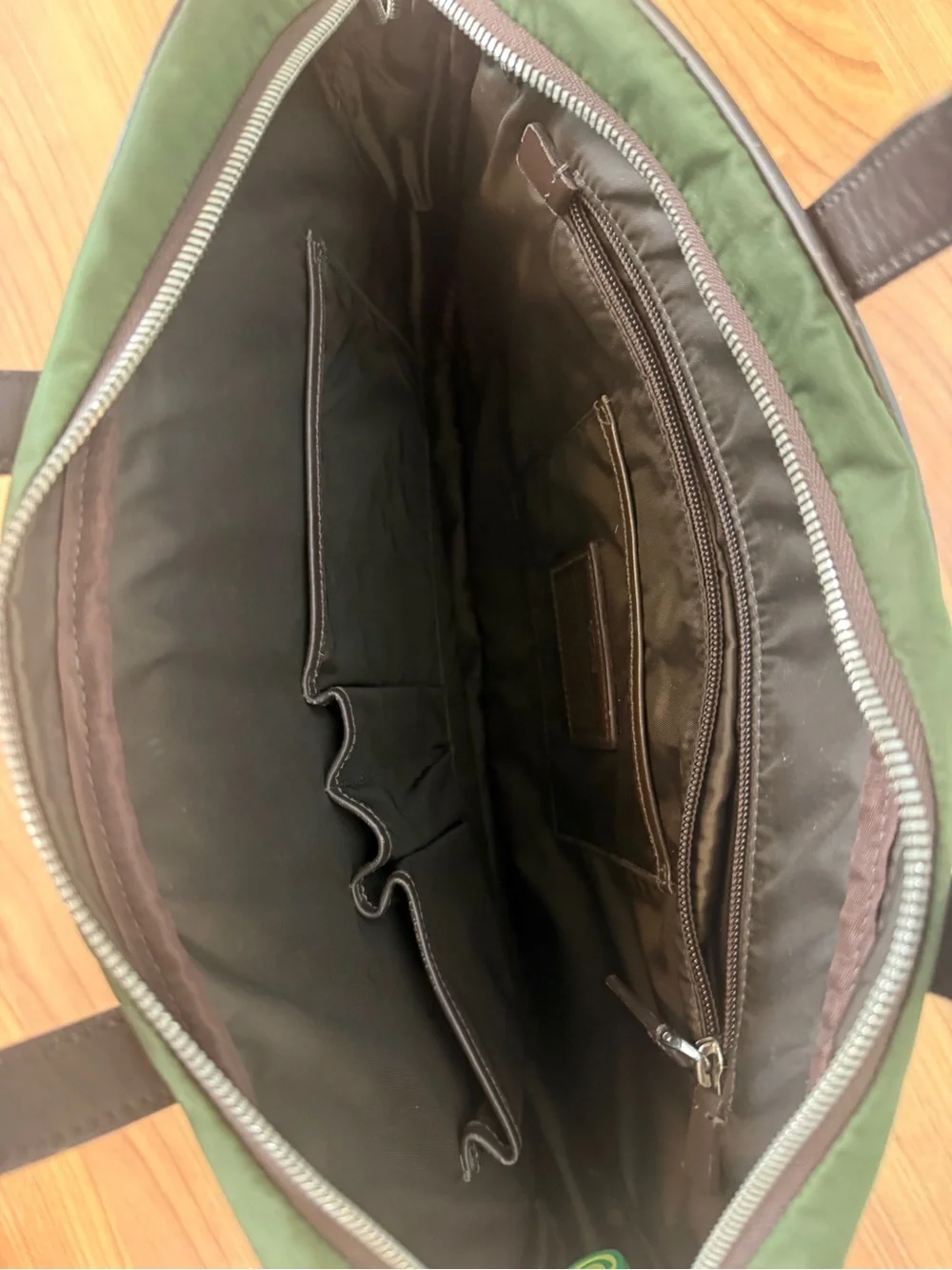 TUMI NYLON BUSINESS BRIEF BAG ARMY GREEN AND BROWN LEATHER HANDLE/TRIM